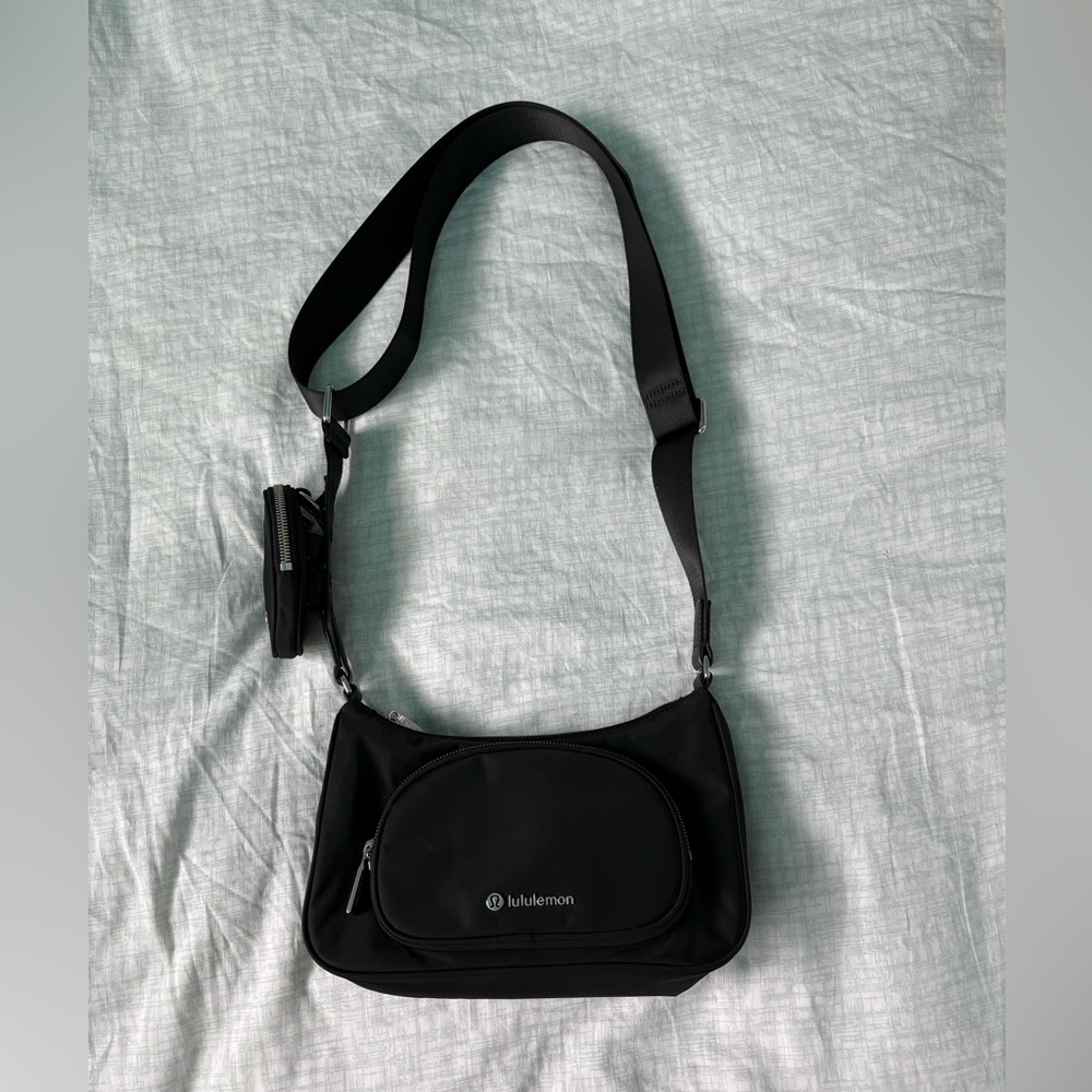 Lululemon crossbody with nano pouch black